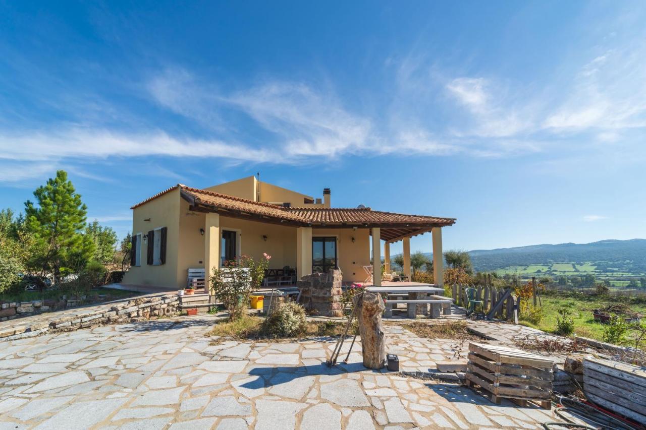 Villa Immersa Nella Natura Perfugas Exteriör bild