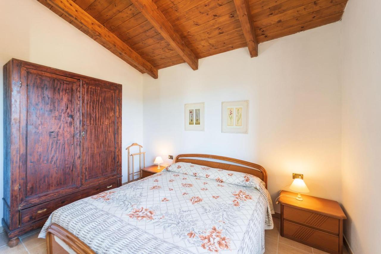 Villa Immersa Nella Natura Perfugas Exteriör bild