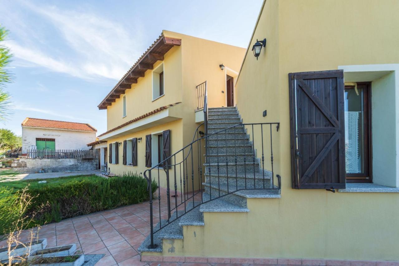 Villa Immersa Nella Natura Perfugas Exteriör bild