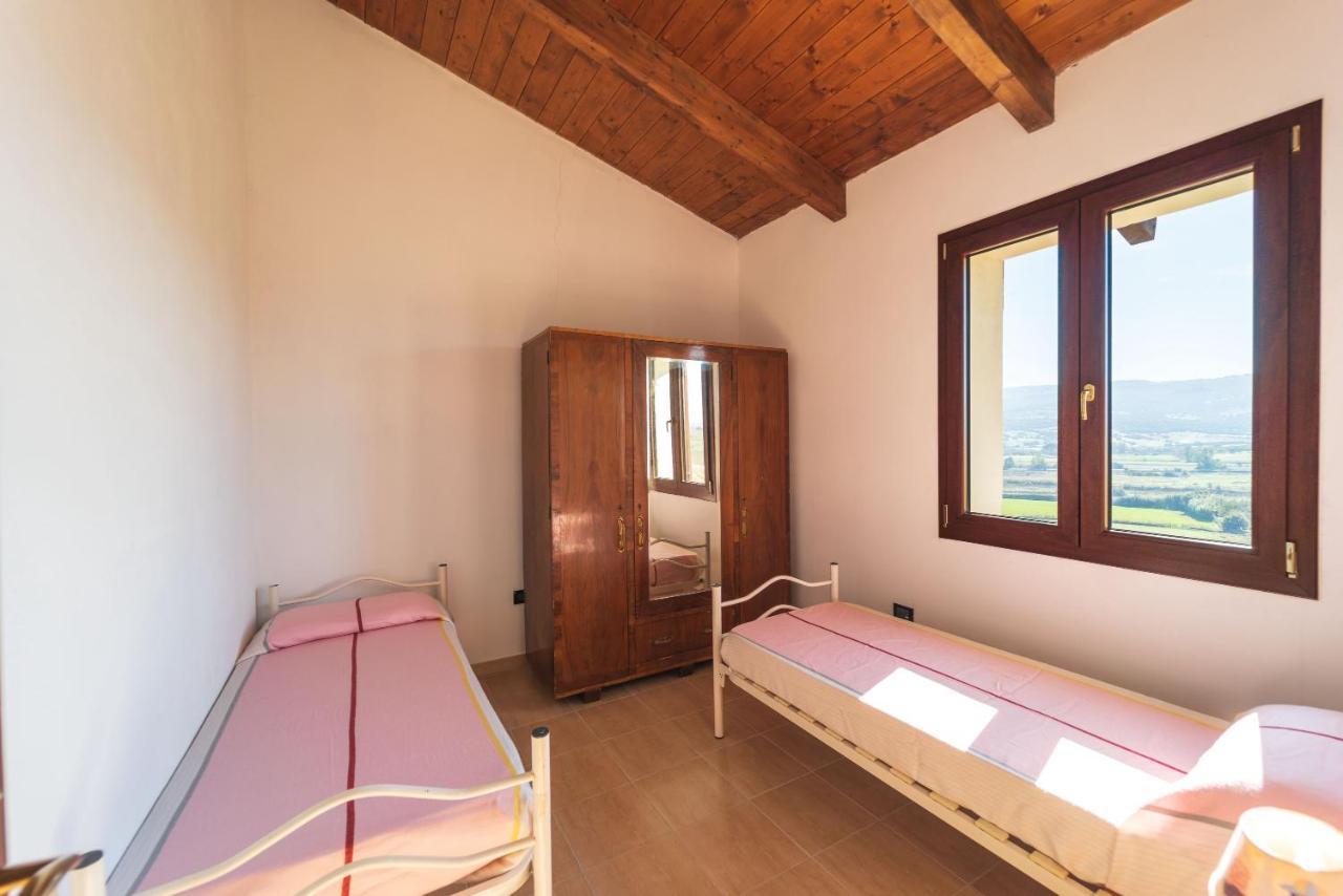 Villa Immersa Nella Natura Perfugas Exteriör bild